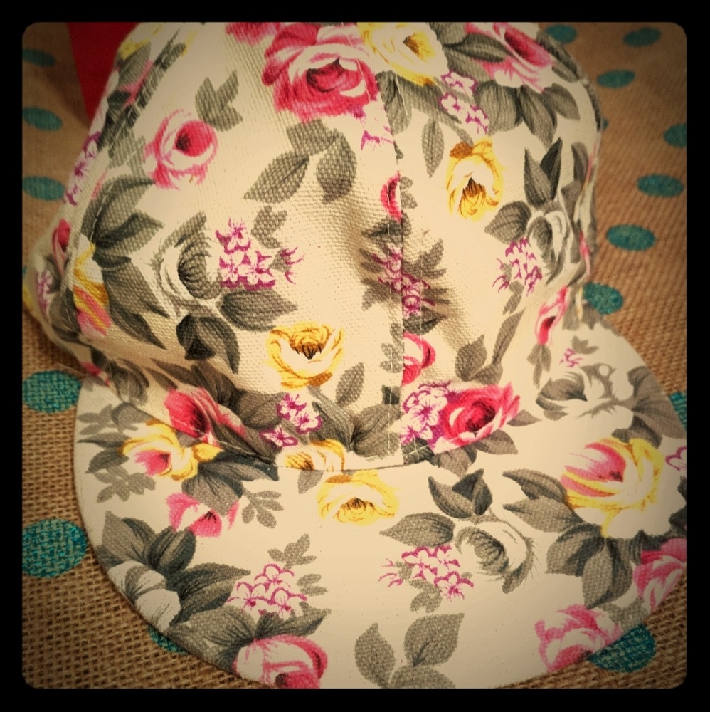 Snapback in Vintage Florals